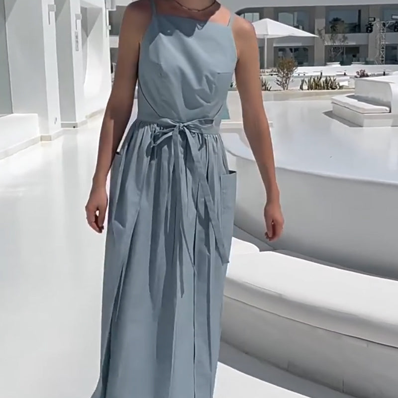 Elegantes Kleid mit Karree-Ausschnitt und Spaghettiträgern