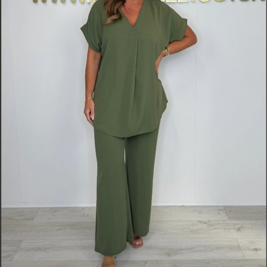 Lässiger, lockerer Zweiteiler mit V-Ausschnitt für Damen