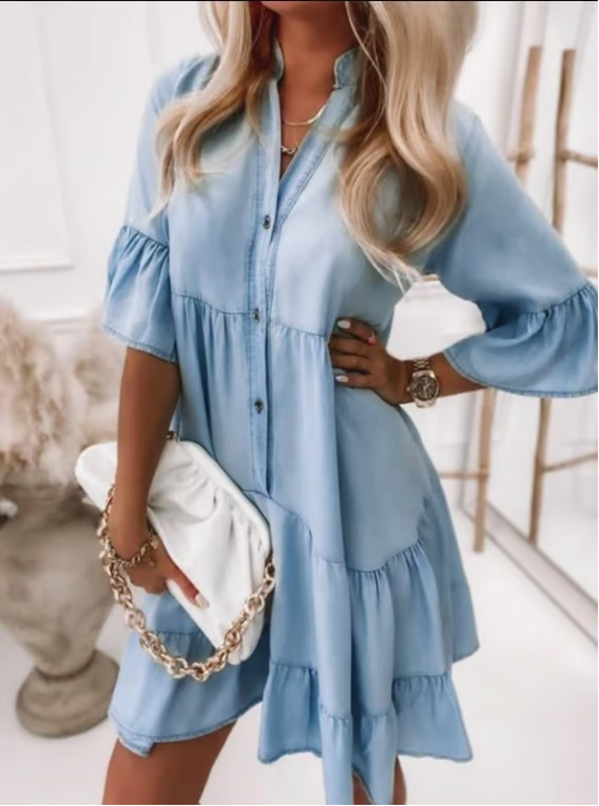 👗Sommerkleid mit Rüschenbesatz und V-Ausschnitt – Leichter Denim-Look