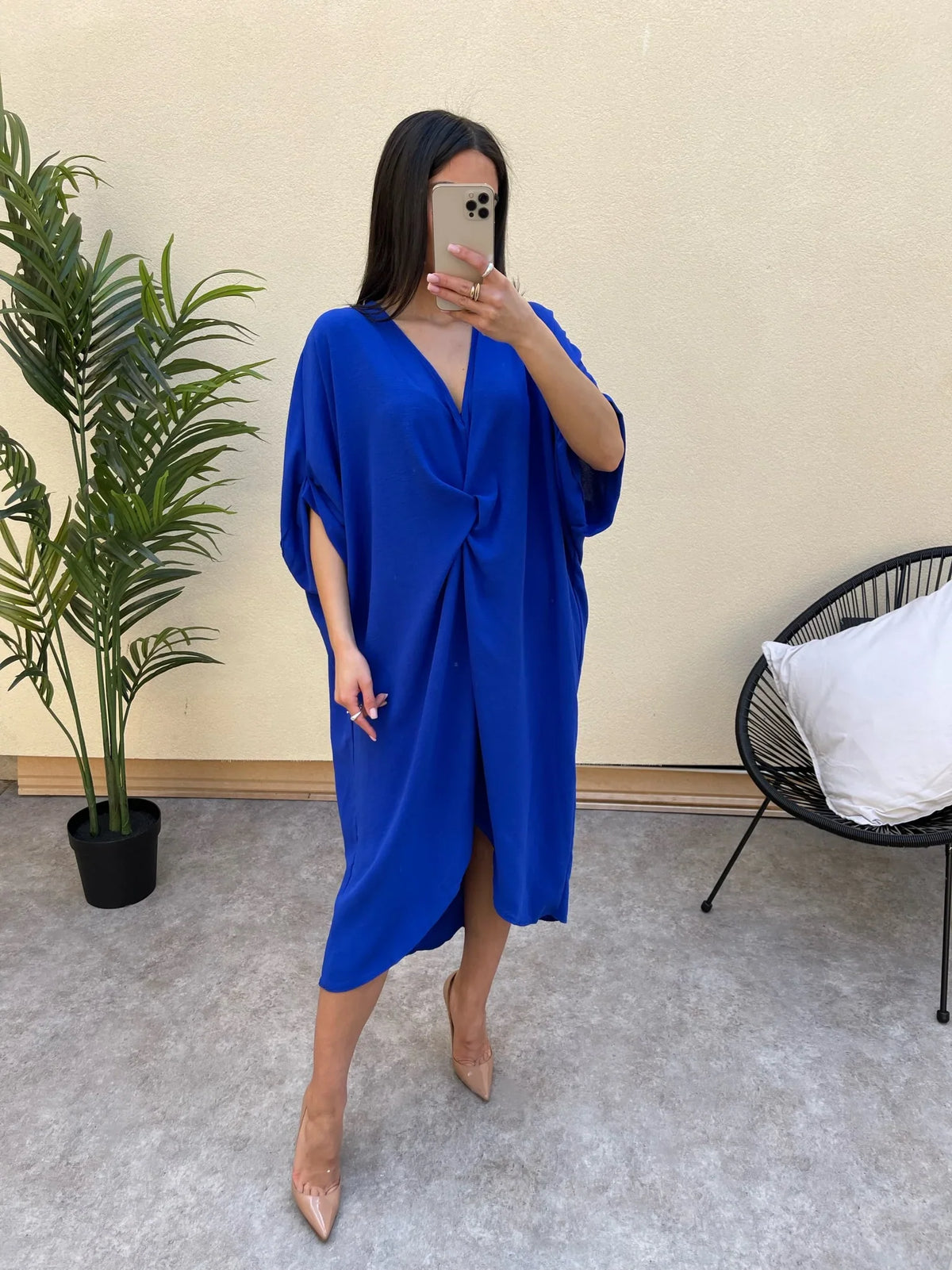 Kurzärmliges Maxikleid mit Knotendetail