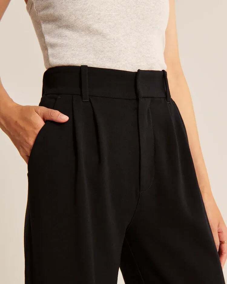 Leichte, geschneiderte Flare-Hosen