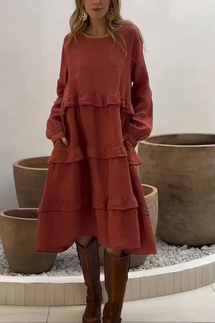 Langärmeliges Damenkleid mit Rundhalsausschnitt und Rüschenbordüre