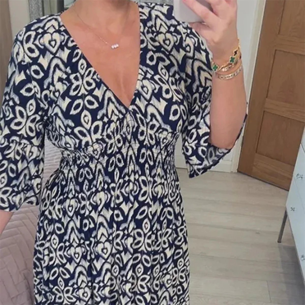🔥HEIßER VERKAUF 52% RABATT🔥Blumenkleid mit V-Ausschnitt