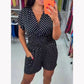 Einteiliger Shorts-Overall mit Polka Dot-Muster und V-Ausschnitt