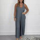 Ärmelloser Jumpsuit mit V-Ausschnitt und weitem Bein und langen Hosen