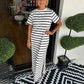 Gestreiftes Maxikleid mit Rundhalsausschnitt, Schlitz am Saum
