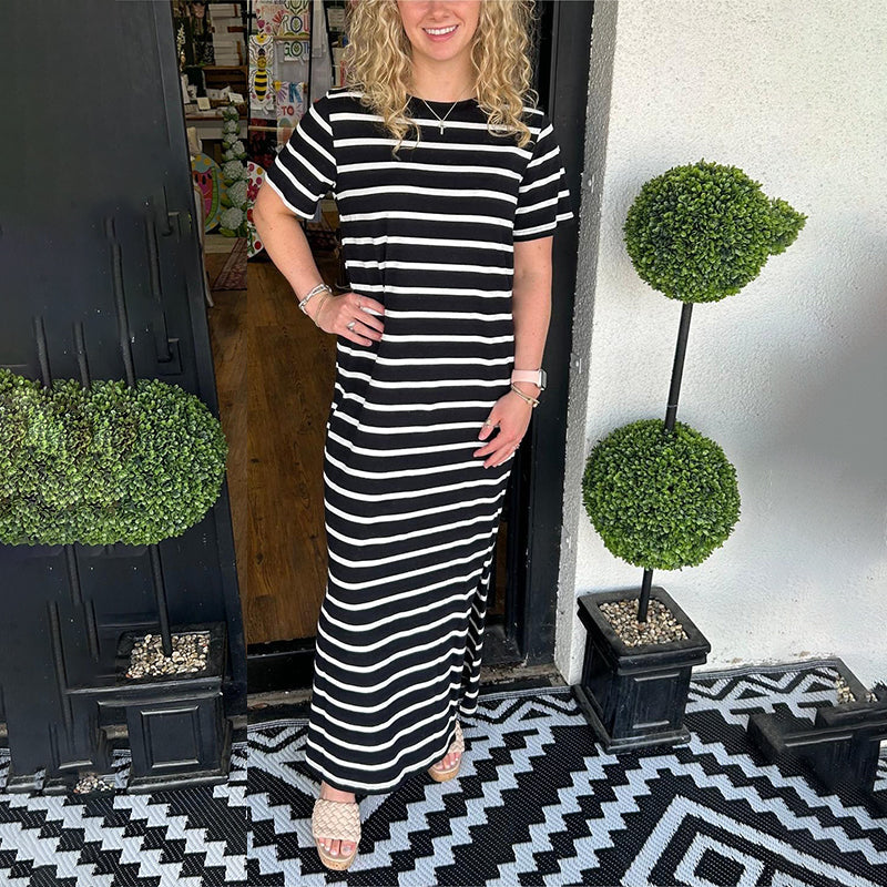 Gestreiftes Maxikleid mit Rundhalsausschnitt, Schlitz am Saum