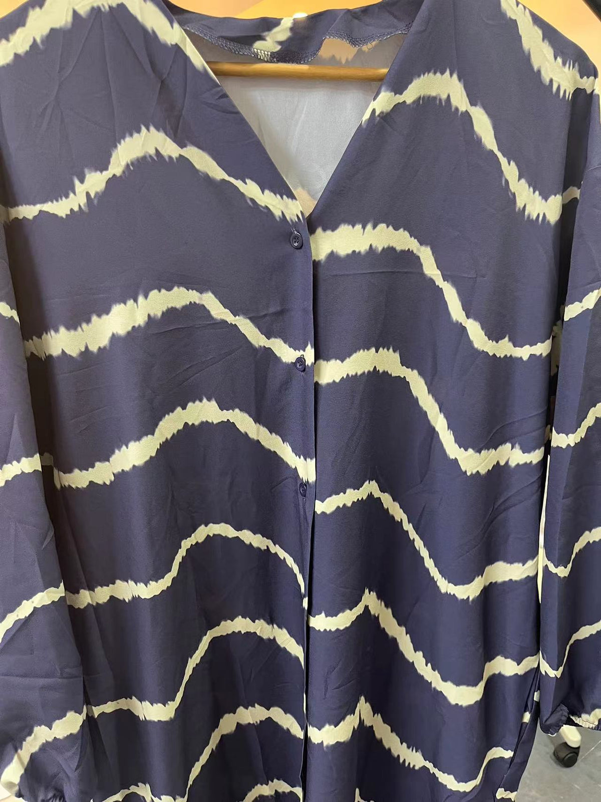 Boho-Kleid mit langen Ärmeln und Streifen