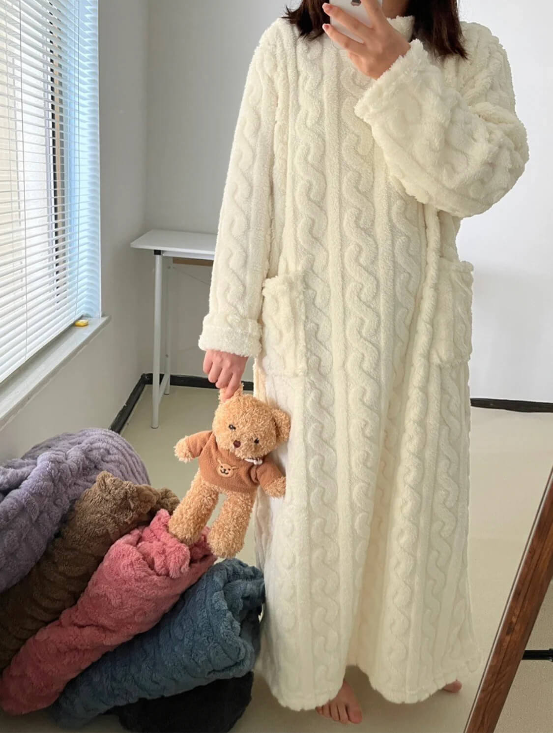☃️ Warm & festlich – Korallensamt-Hauskleidung – Weicher Stoff, bequemer Schnitt & vielseitig kombinierbar