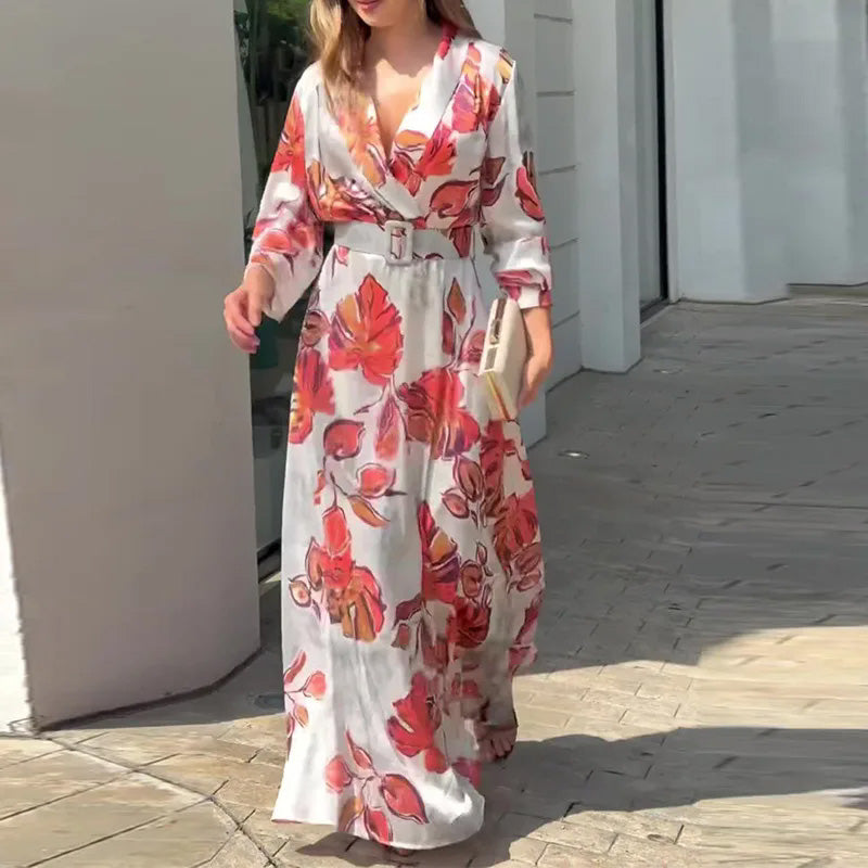 Maxikleid mit tiefem V-Ausschnitt und Gürtel