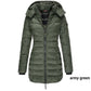 📢📢50% Rabatt + KOSTENLOSER VERSAND!!! 🎉✨ Mittellange wattierte Winterjacke für Damen – einfarbig & warme Kapuze