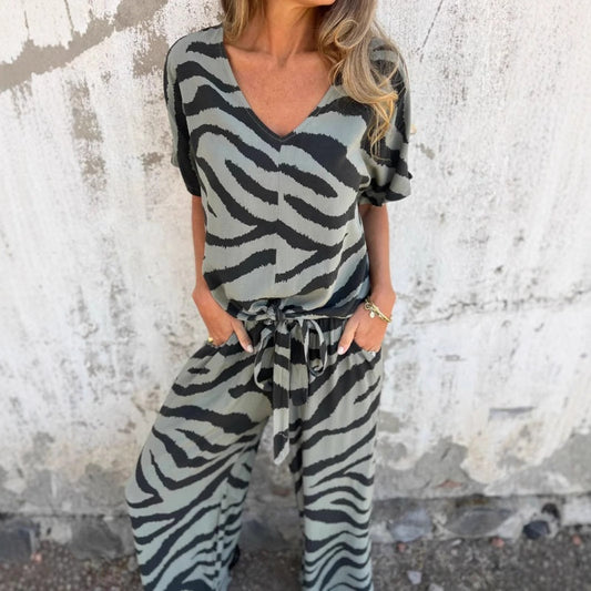 Zweiteiliges Damen-Set aus V-Ausschnitt-Oberteil und Hose mit Zebra-Print