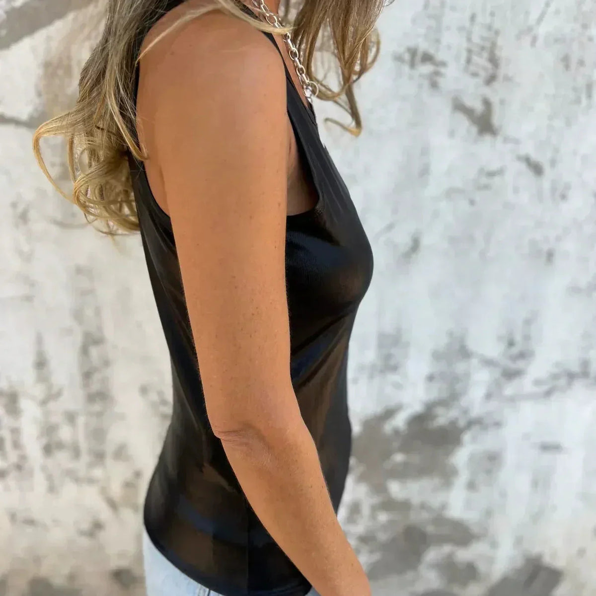 Metallisch schimmerndes Tank-Top