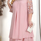 Damenkleid aus besticktem Chiffon mit Rundhalsausschnitt