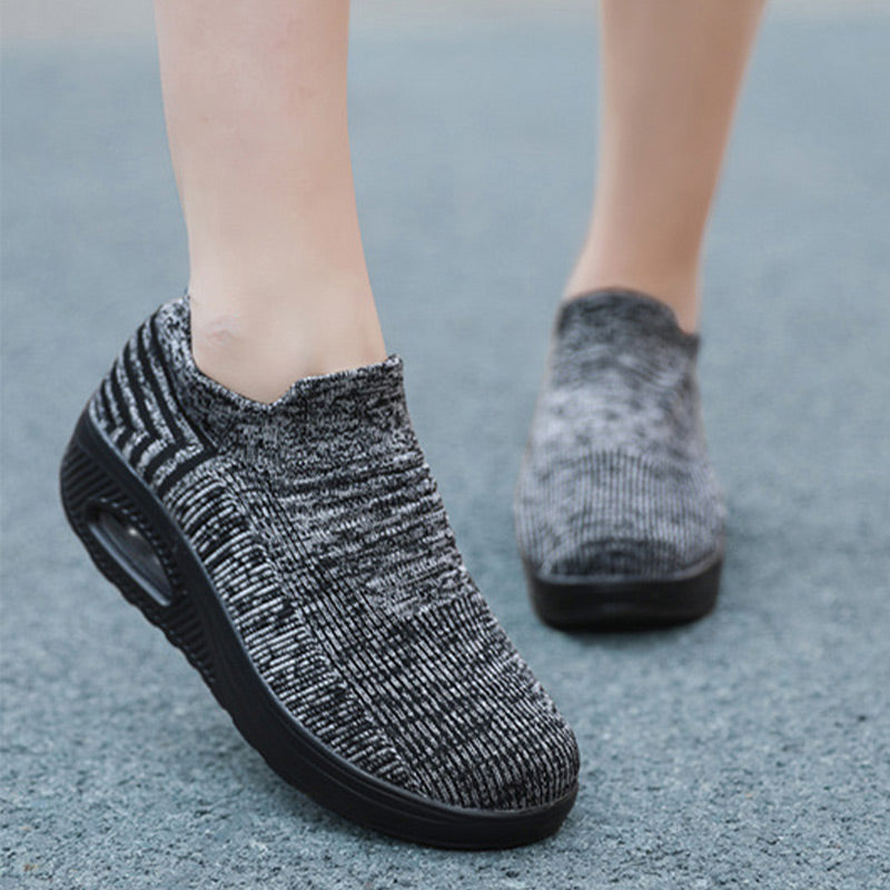 Luftgepolsterte Slip-On-Sneakers für Frauen