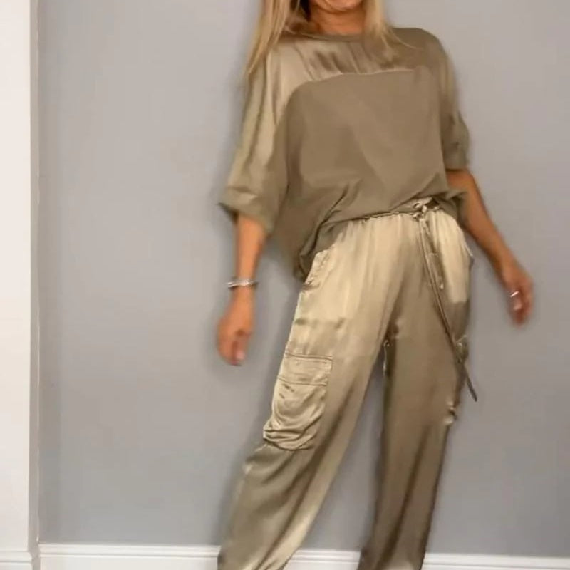 🔥Heißer Verkauf - 49 % Rabatt🔥Zweiteiliges Set aus Rundhalsoberteil und Hose für Damen