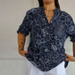 Damenbluse mit V-Ausschnitt und Blumendruck