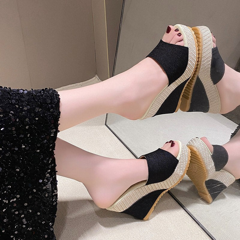 Damen-Sandalen mit offener Spitze und Blumenmuster