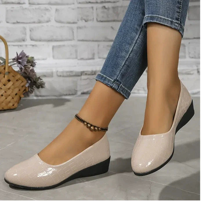 Leichte Lederschuhe für Damen