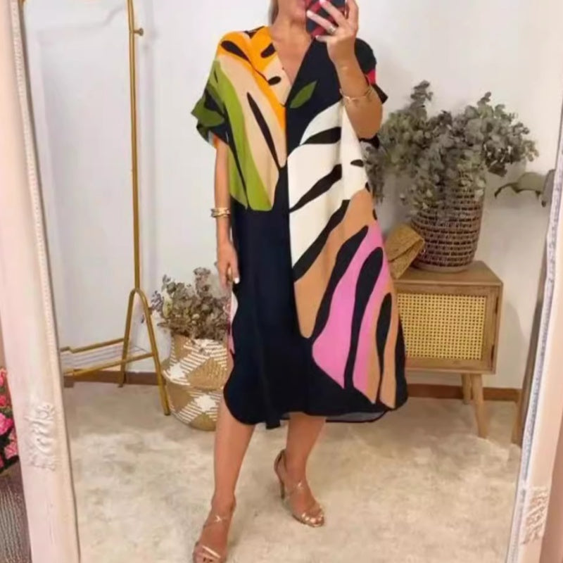 Bedrucktes Kleid mit V-Ausschnitt und kurzen Ärmeln für Damen
