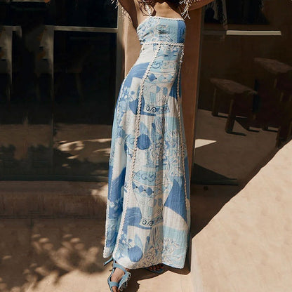 Langes Kleid mit Schleifendesign und Cut-Outs auf der Rückseite