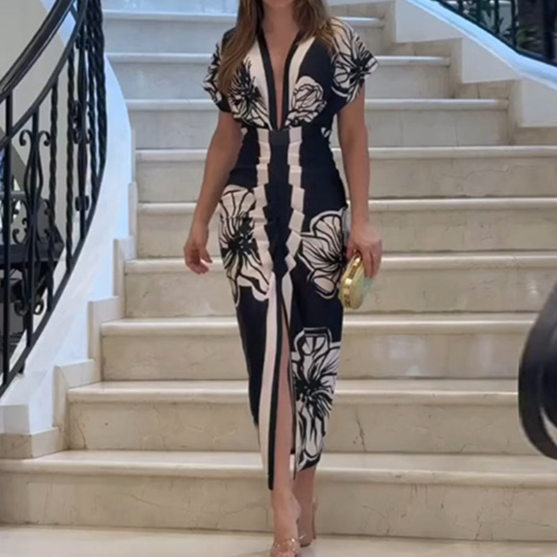 Bedrucktes, figurbetontes Maxikleid mit tiefem V-Ausschnitt