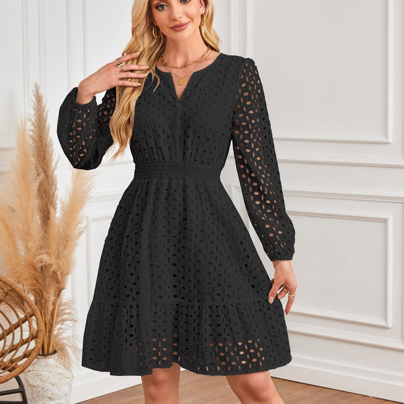 Langarmkleid mit V-Ausschnitt und Lochmuster für Damen