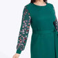 Kleid mit Taillengürtel und Patchworkdruck