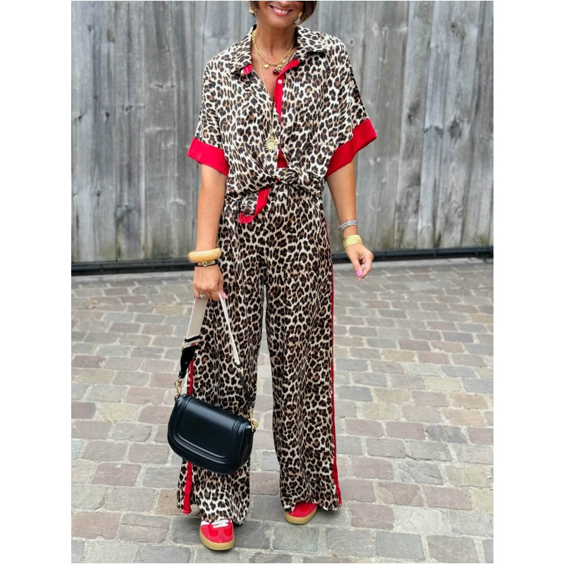 Damen-Zweiteiler mit Leopardenmuster: Hemdbluse mit Knopfleiste und Hose mit weitem Bein