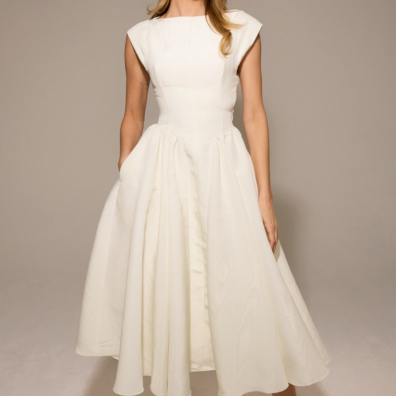 Elegantes Midikleid mit fließendem Korsett