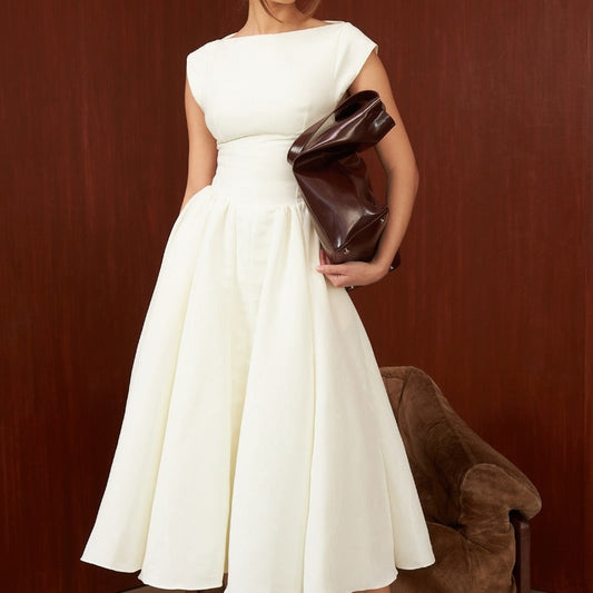 Elegantes Midikleid mit fließendem Korsett