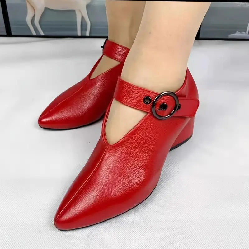 Damen-Schuhe mit Blockabsatz und spitzer Zehenpartie