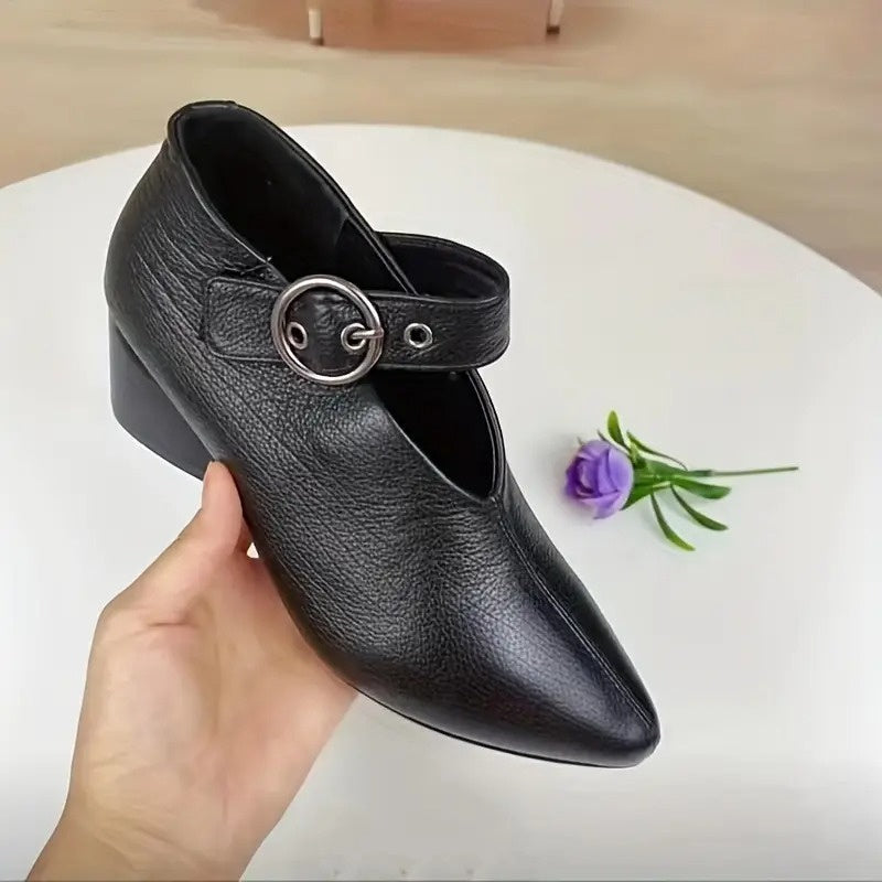 Damen-Schuhe mit Blockabsatz und spitzer Zehenpartie