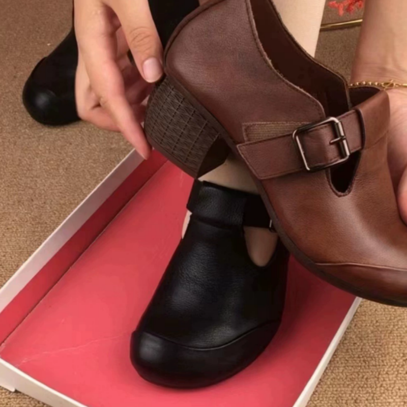 Klassische Lederschuhe mit klobigem Absatz für Damen