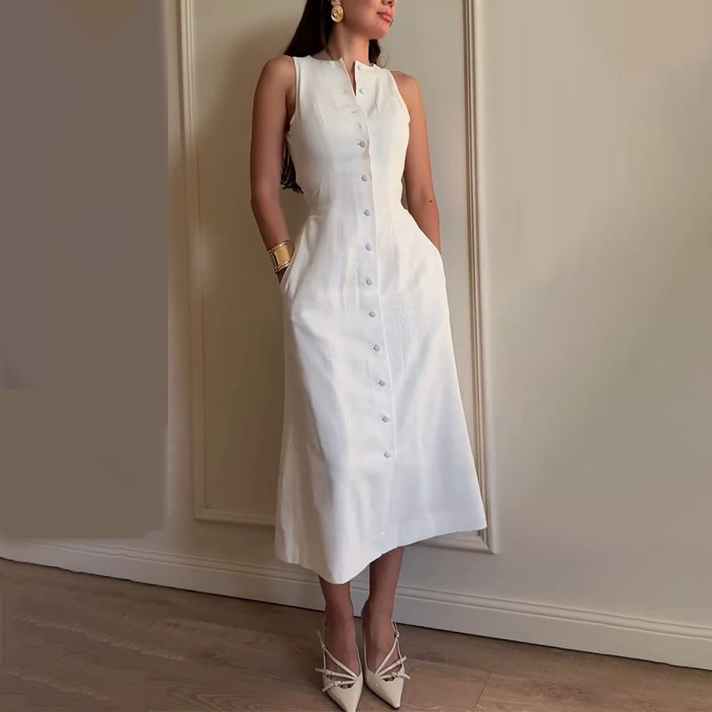 Elegantes ärmelloses Damenkleid mit Knopfleiste vorne und Bindegürtel