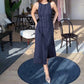 Elegantes ärmelloses Damenkleid mit Knopfleiste vorne und Bindegürtel