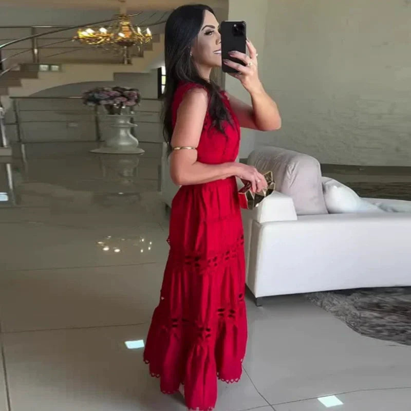 Ärmelloses Kleid mit V-Ausschnitt und Cut-Out