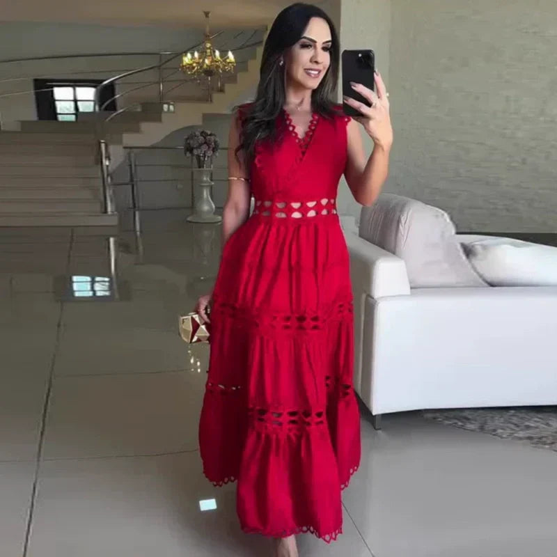 Ärmelloses Kleid mit V-Ausschnitt und Cut-Out
