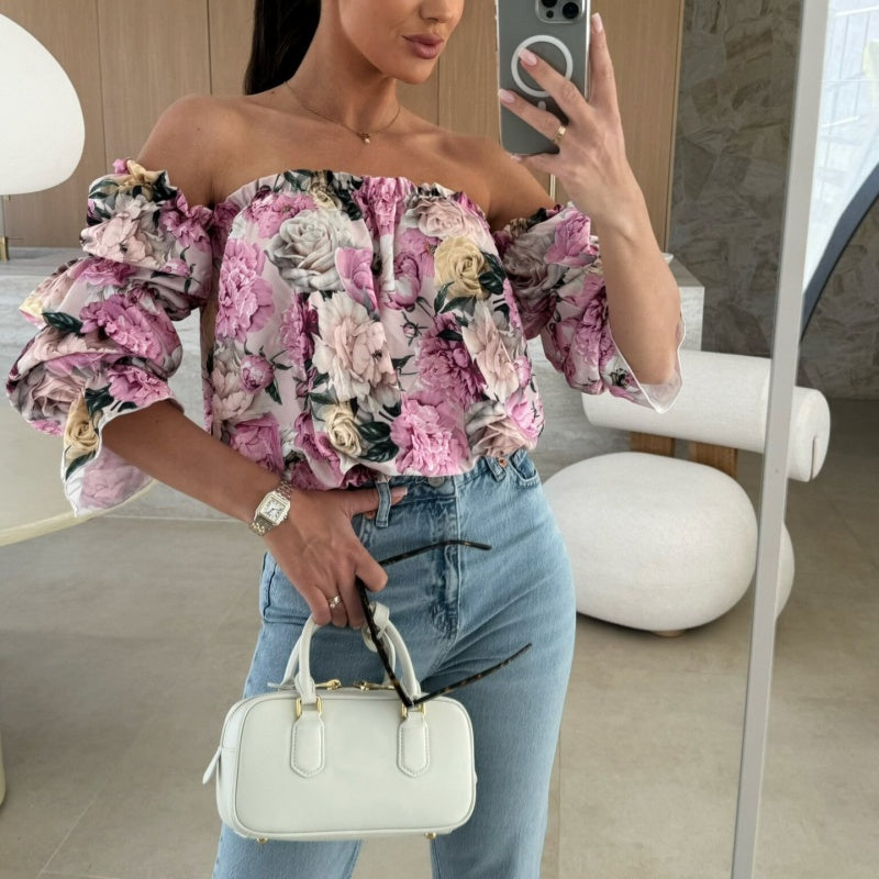 Geblümtes, gesmoktes Off-Shoulder-Top