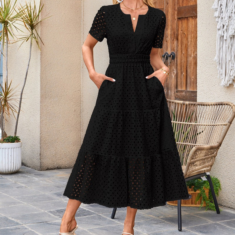 Elegantes Damen Kleid mit V-Ausschnitt und Ösen
