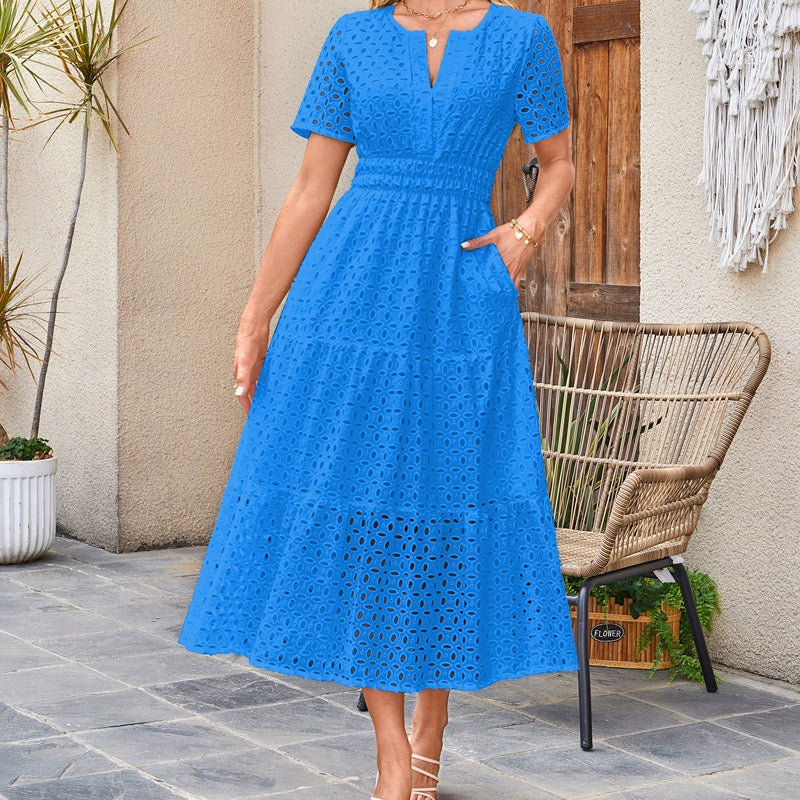 Elegantes Damen Kleid mit V-Ausschnitt und Ösen