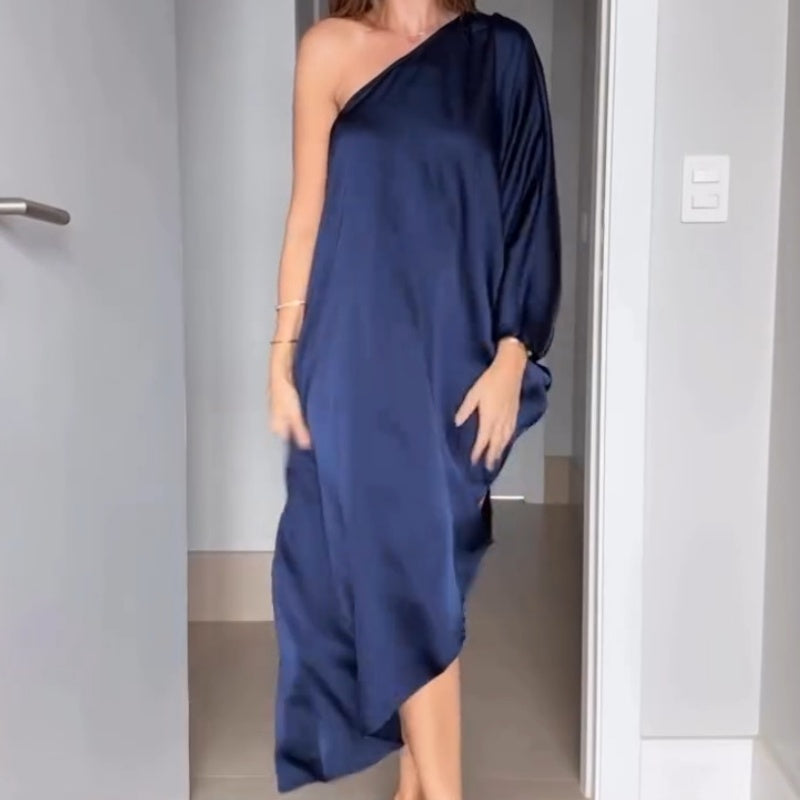 Asymmetrisches, sexy und lockeres Ein-Schulter-Kleid