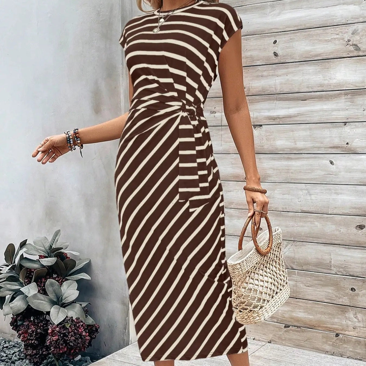 🔥Gestreiftes Kleid mit Bindegürtel für Frauen