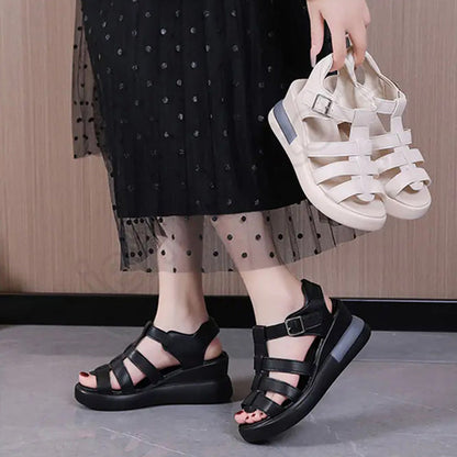 Lässige Retro-Sandalen mit offener Zehenpartie und Schnalle
