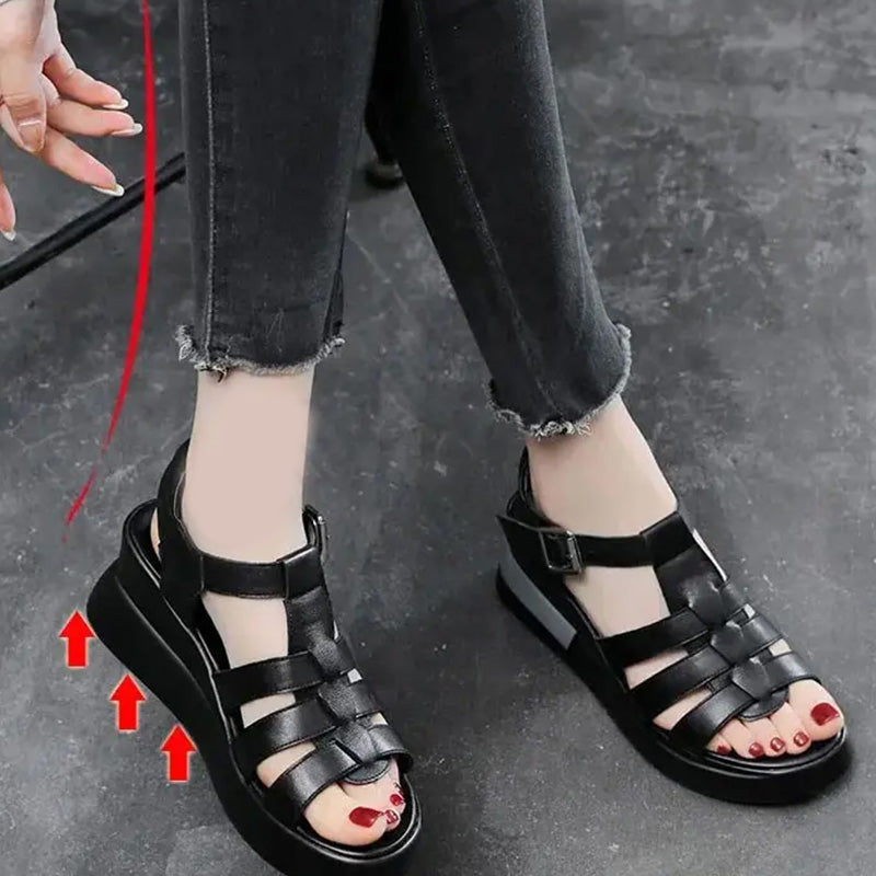 Lässige Retro-Sandalen mit offener Zehenpartie und Schnalle