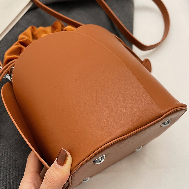 Handgefertigte Beuteltasche aus Leder mit Kordelzug für Damen