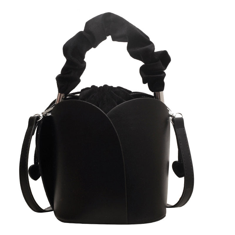 Handgefertigte Beuteltasche aus Leder mit Kordelzug für Damen