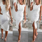 Ärmelloses, figurbetontes Damenkleid mit Schlitz
