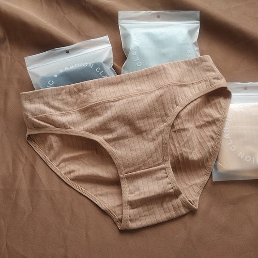 Weiche, atmungsaktive Damen-Slips mit mittlerer Taille