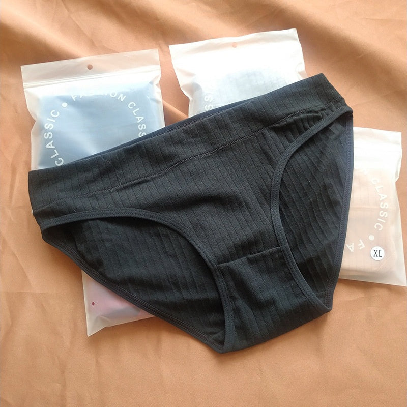 Weiche, atmungsaktive Damen-Slips mit mittlerer Taille